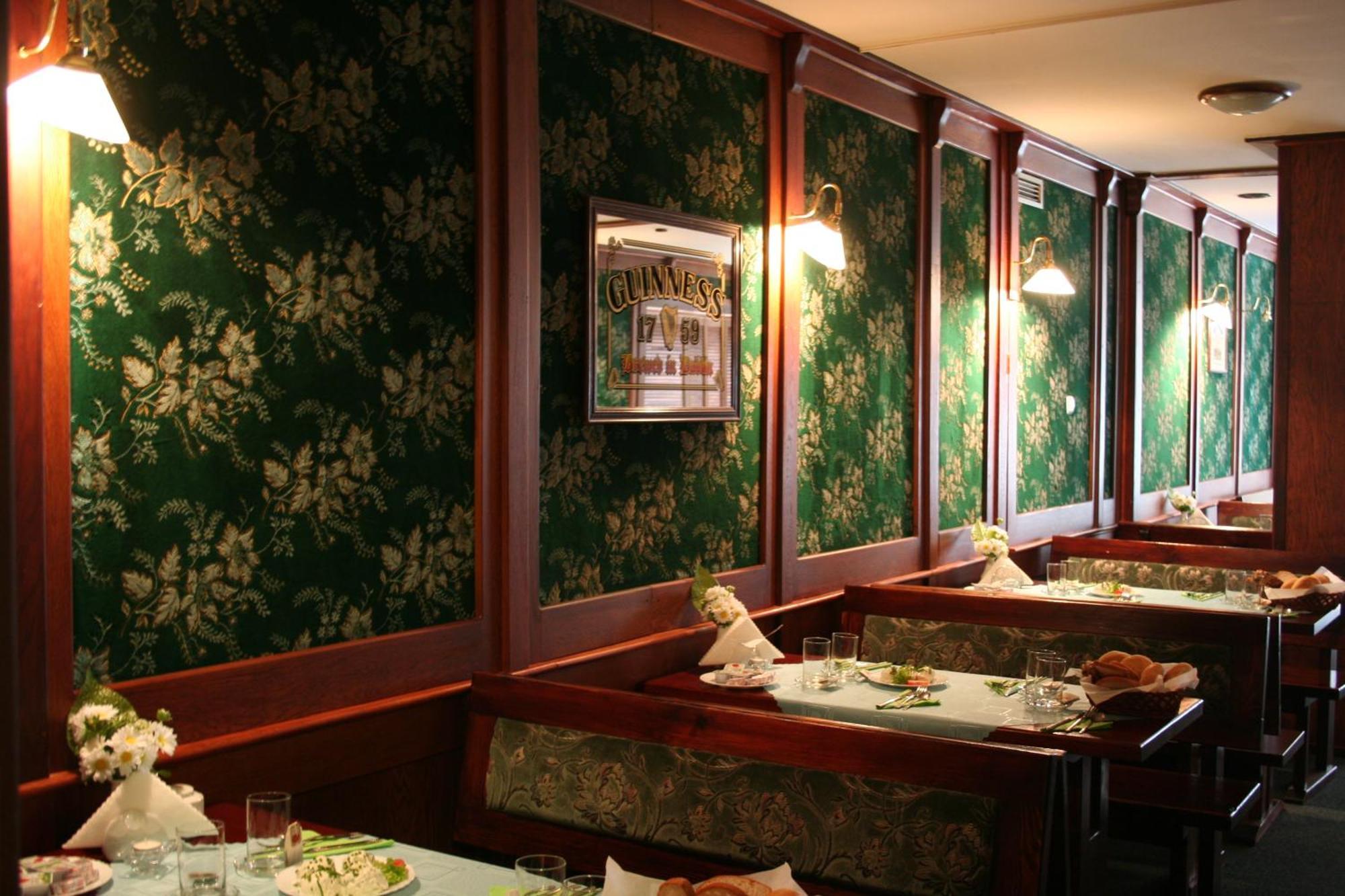 Obiekt Hotelarski Patron Варшава Экстерьер фото